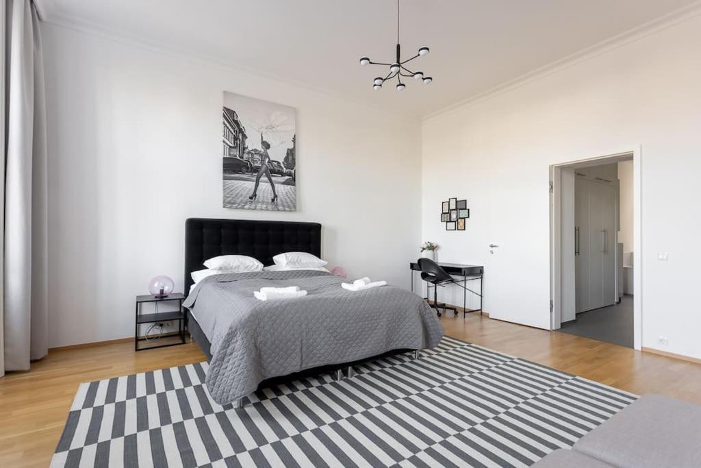 Franz 24 - Typical Viennese Apartment In The Heart Of Wien Exteriör bild
